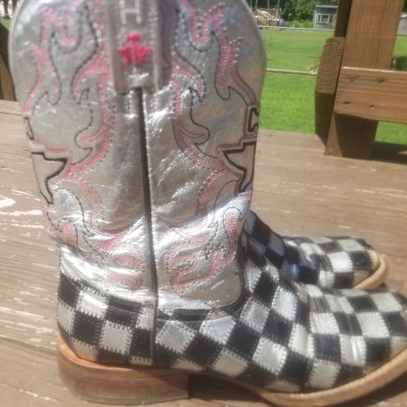 Tin Haul Shiny Metal Boots - Picture 4 of 11